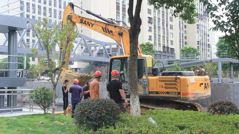 炎炎夏日送清涼，滴滴關(guān)懷潤(rùn)人心